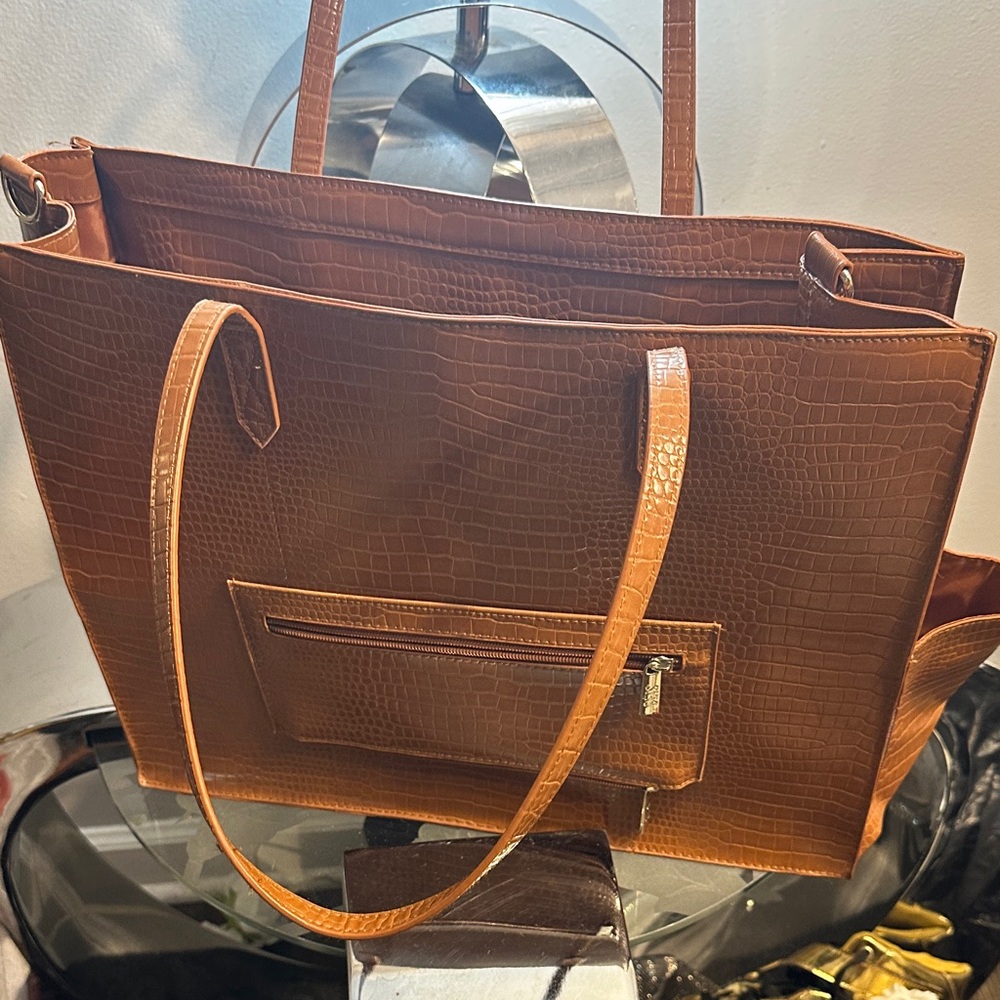 Beis/bag /the work tote in Cognac Croc BRAND NEW